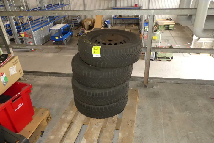 4x Michelin Winterreifen 195 / 65 R15